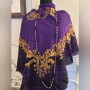 Vintage peacock colour beads with patterned gold links!